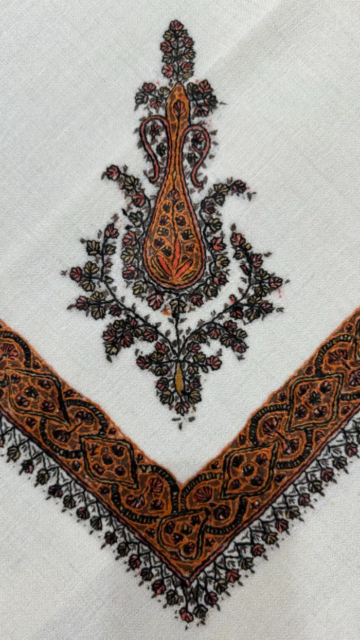 Traditional Yemeni-style pashmina rumal featuring Mawaz (معوز) and Fouta (فوطة) patterns