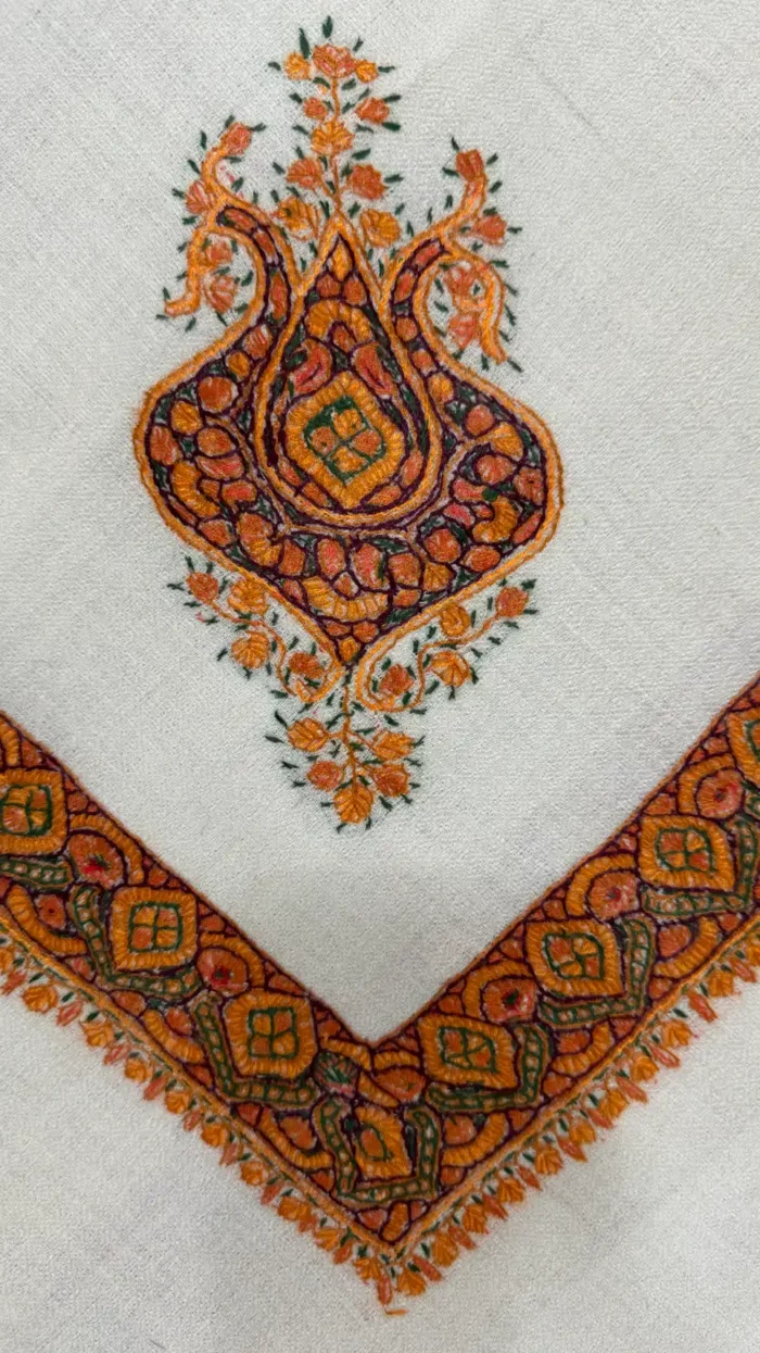 Fine pashmina rumal paying homage to Bahrain's Ghutra (غترة) heritage